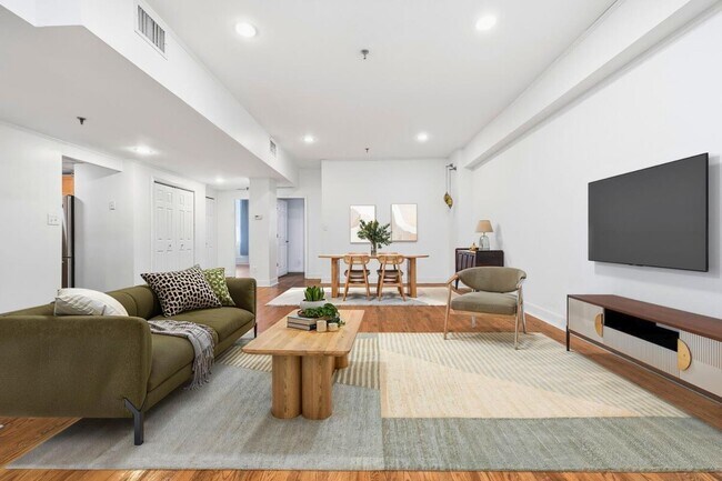 Building Photo - 357 Varick St Unit 123B