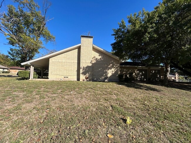 Photo - 950 Magnolia Ln