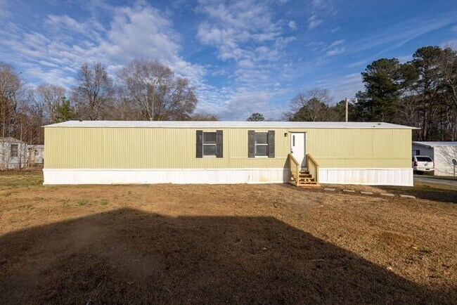 Newly Renovated Mobile Home on Spacious Lot - Newly Renovated Mobile Home on Spacious Lot