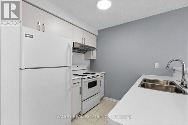 10 Yonge St Unit 2910