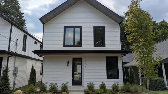 Building Photo - 706 Stockell St Rental