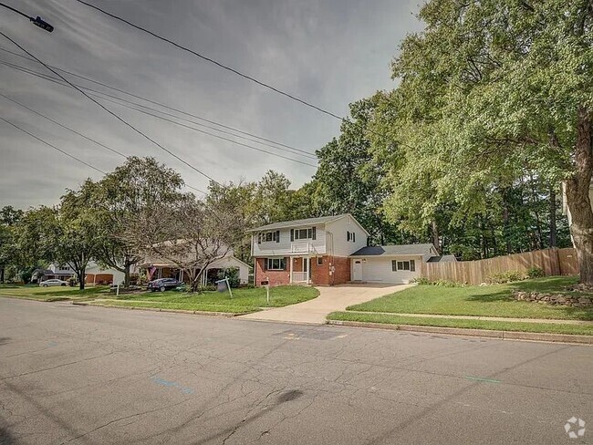 Building Photo - 6812 Landor Ln Rental