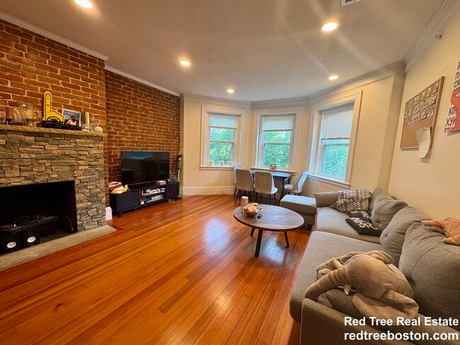 Photo - 1616 Beacon St Unit 2