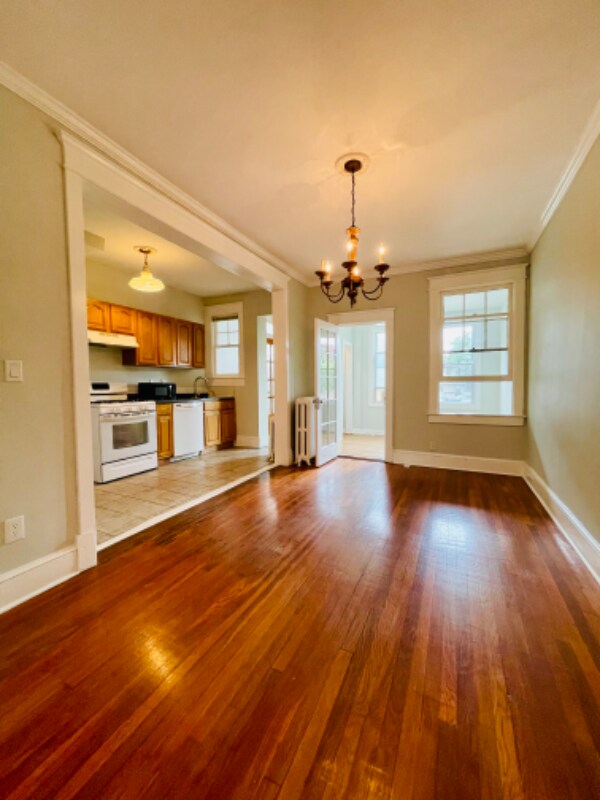 341 Bryant St NE
