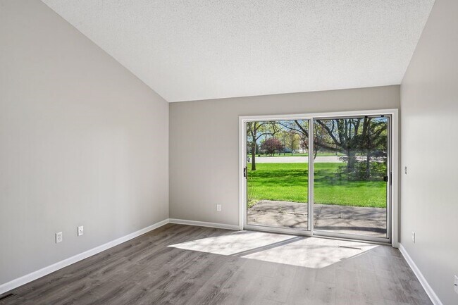 Photo - 8327 Victoria Dr