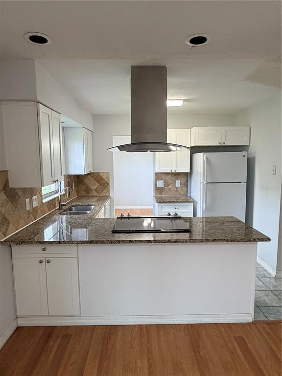 Photo - 661 Murphy Rd