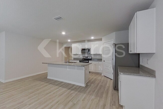 Photo - 4807 Malay Cir