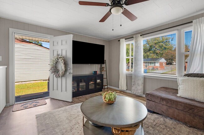 Photo - 2910 Mattox Dr