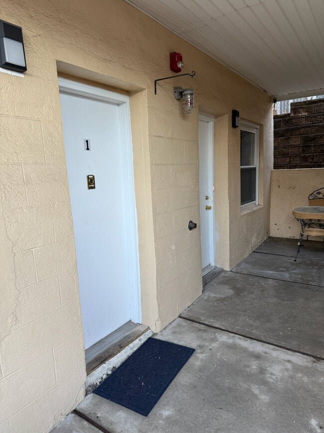 Photo - 182 Cliff St Unit 2