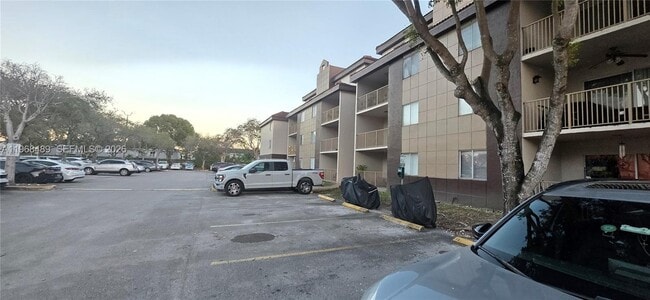 Building Photo - 15201 SW 80th St Unit 309