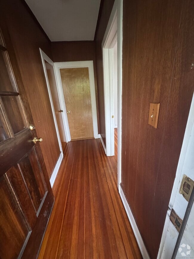Building Photo - 64 Grove St Unit 1 Rental