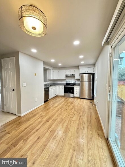 Photo - 16946 Monmouth Ct