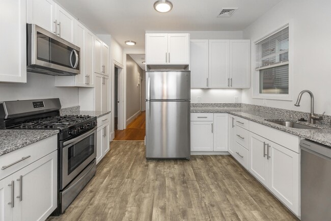 Photo - 172 Boylston St Unit 3