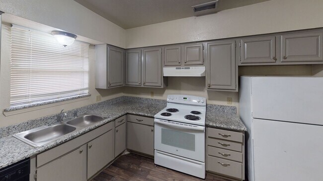 Photo - 1514-16 N. Carroll Blvd Unidad 1516 N. Carroll Blvd