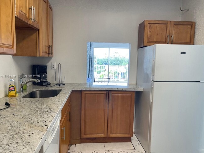 Photo - 2200 E Hallandale Beach Blvd Unidad 605