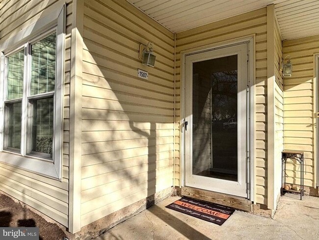 Building Photo - 1507 Bennett Pl Unit Bennett