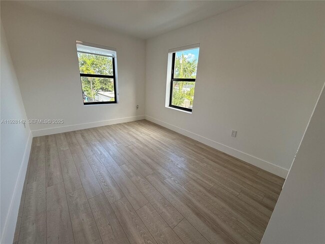 Photo - 1721 SW 13th St Unit 4