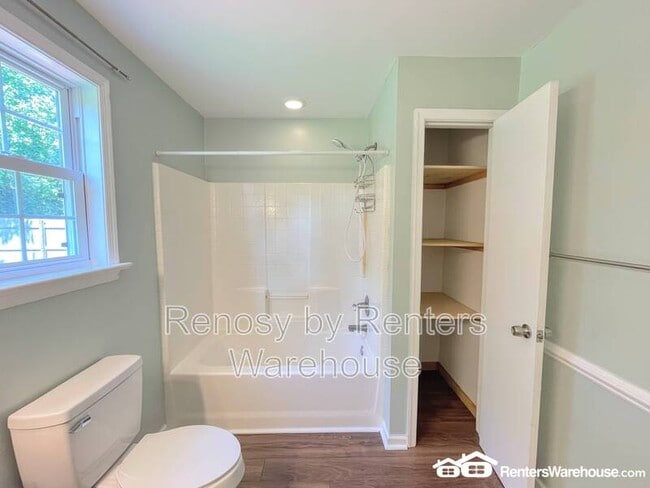 Photo - 3308 Hornsea Rd