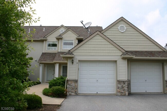 Photo - 9 Beardslee Cir Unit 9