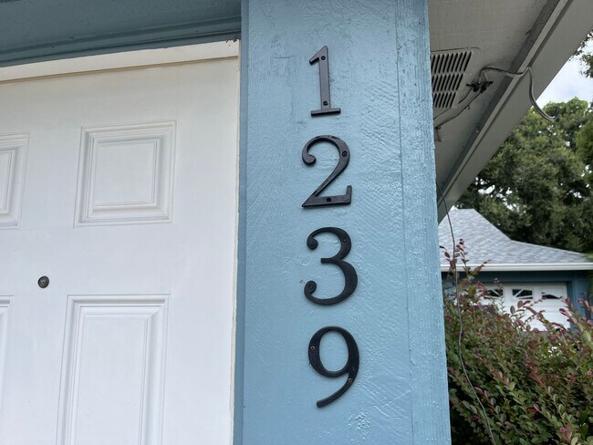 Photo - 1239 E Ridgewood St