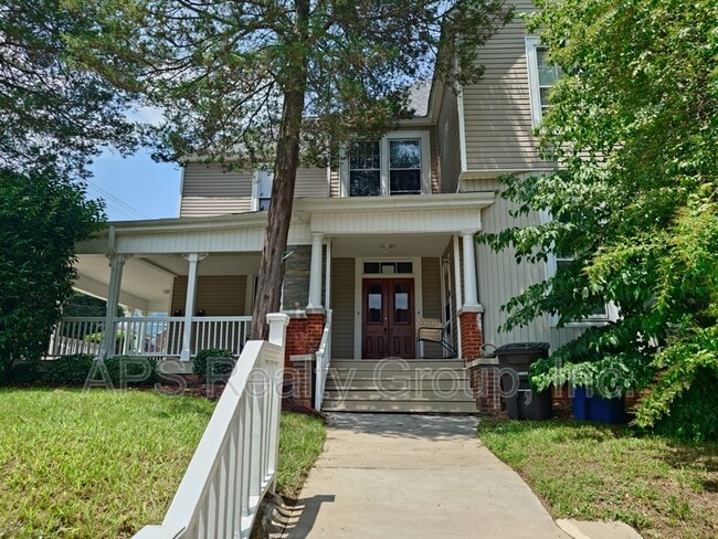 Photo - 301 N Spring St
