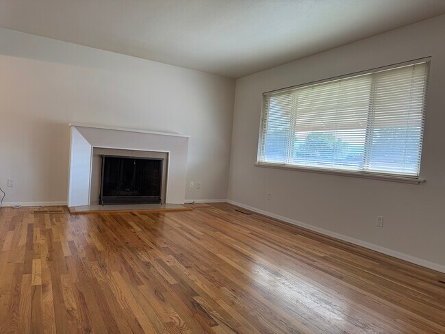 Photo - 950 Taney Ln