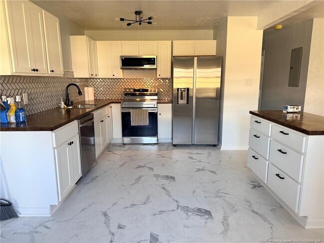 Photo - 6025 Elstree Pl