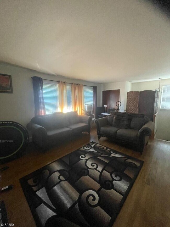 156 6th Ave