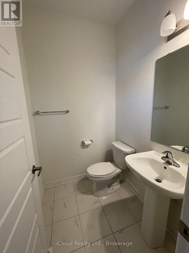 Photo - 1360 Sycamore Garden