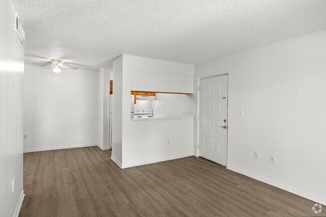 1BR, 1BA - 750SF - Dining Room/ Kitchen