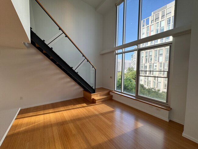 Building Photo - 1 Earhart St Unit 501 Rental