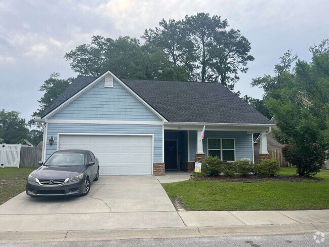 Building Photo - "Spacious 4-Bedroom Retreat with 2.5 Baths... Rental