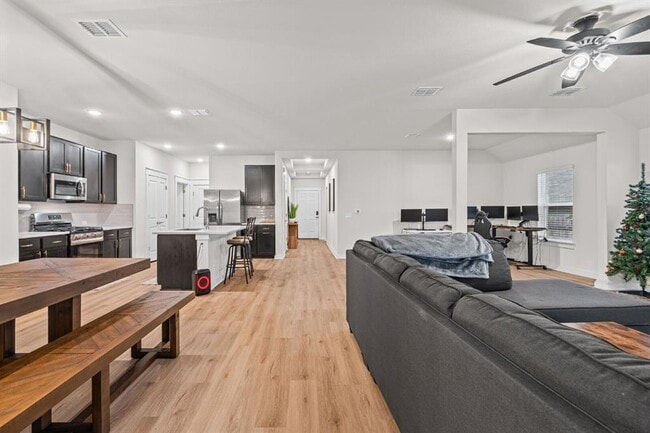 Photo - 7619 Grenadine Bloom Bnd