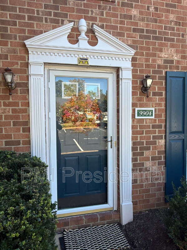 Photo - 9904 Whitney Cir