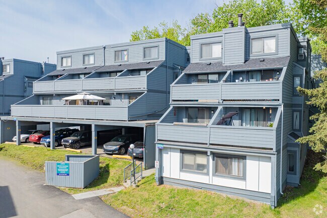 Photo - Queen's Park Townhomes