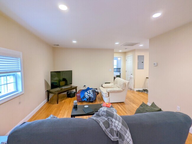 Photo - 60 William St Unit 2