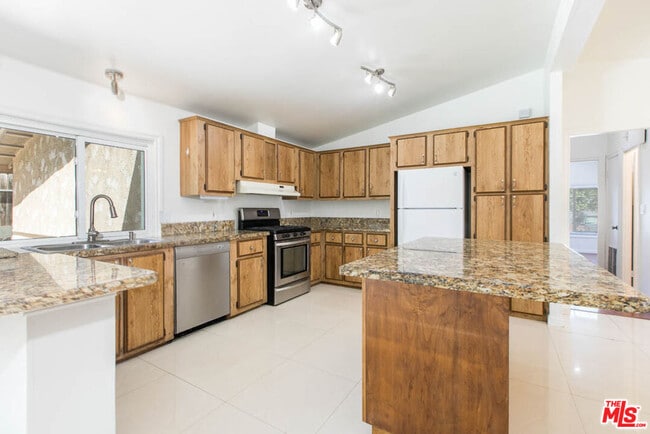 Photo - 27584 Onyx Ln