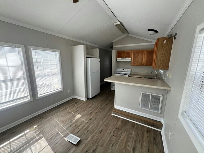 Photo - 1113 Chicago Bulls St