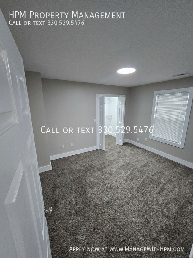 Photo - 2497 Zircon St NE