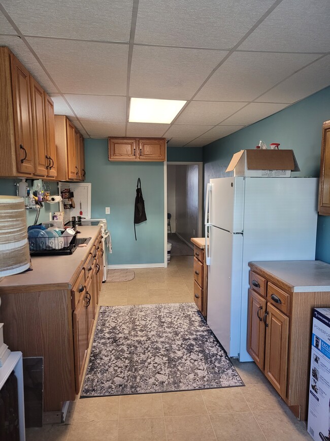 The spacious kitchen - 1253 W Arch St Townhome