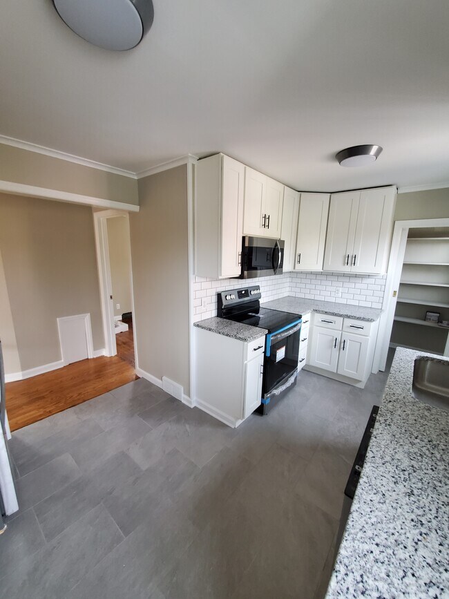 Kitchen - All New Appliances - 47 Country Club Dr