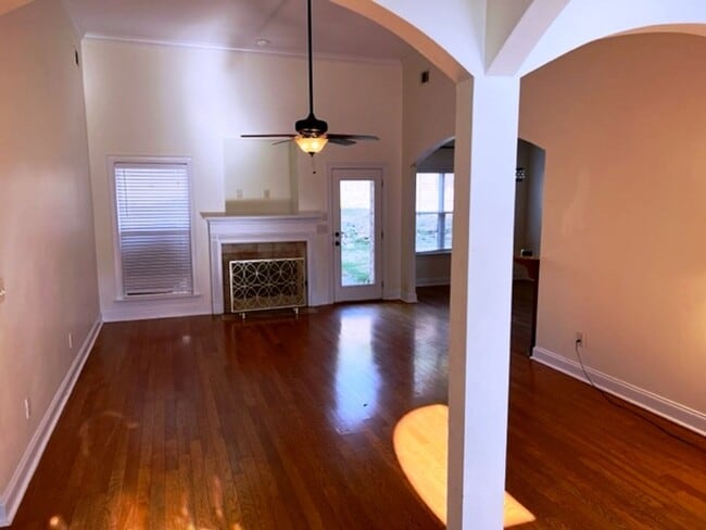 Photo - Size and Space in Beautiful Bluff Park