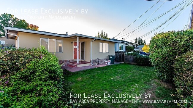 Building Photo - 338 Orchard Ave Unit A