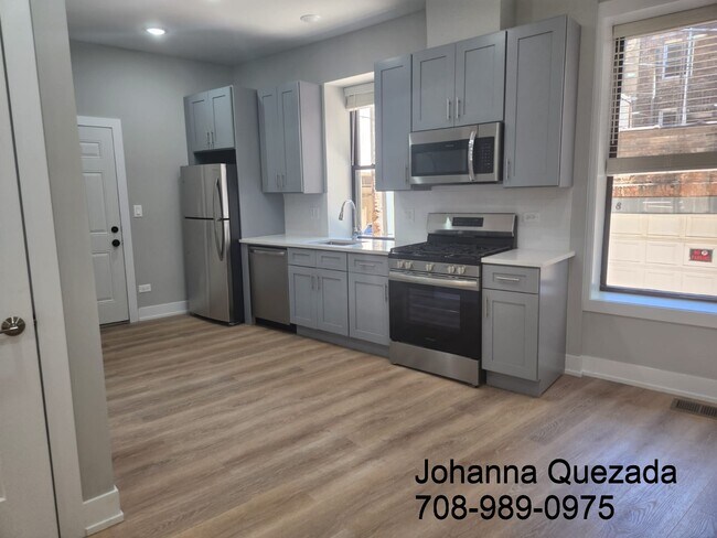 Photo - 440 W Belden Ave