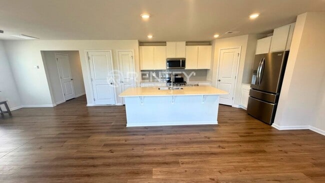Photo - 2802 Legacy Rdg Ln