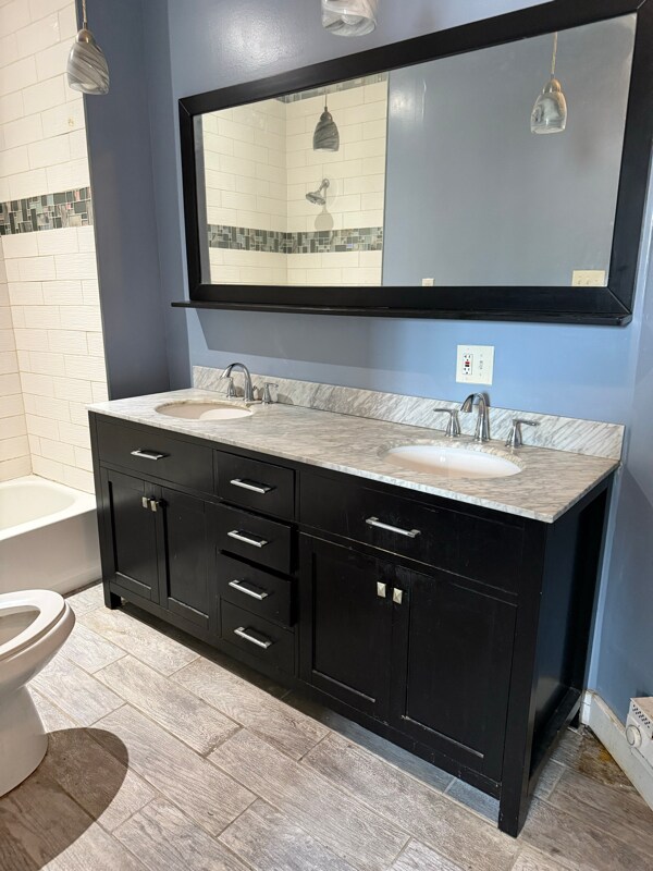 37 Holland Pl Unit Upper Front Unit #2