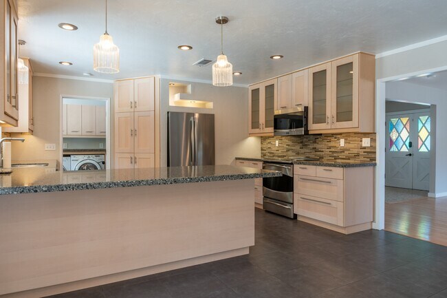 Photo - 3339 W Cambridge Ave