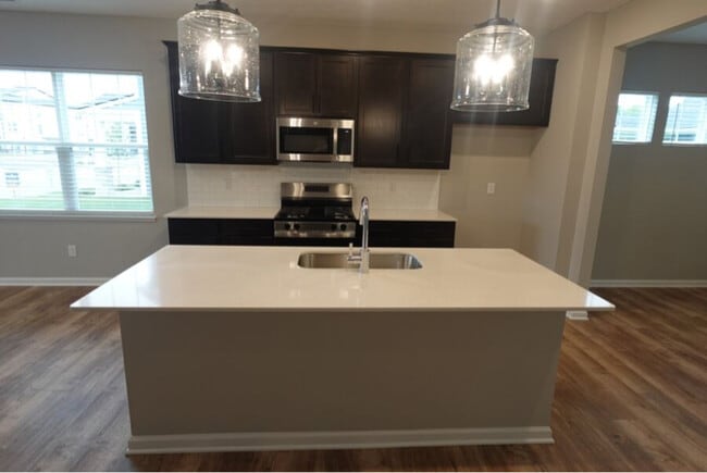 Photo - 1717 Real St