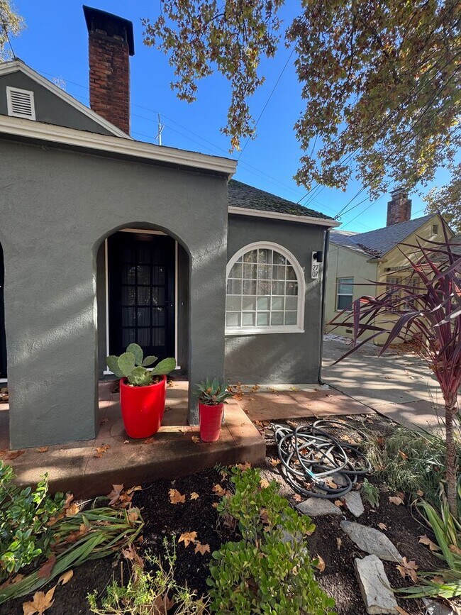 Photo - 2705-07 FREEPORT BLVD Unidad 2705 FREEPORT BLVD