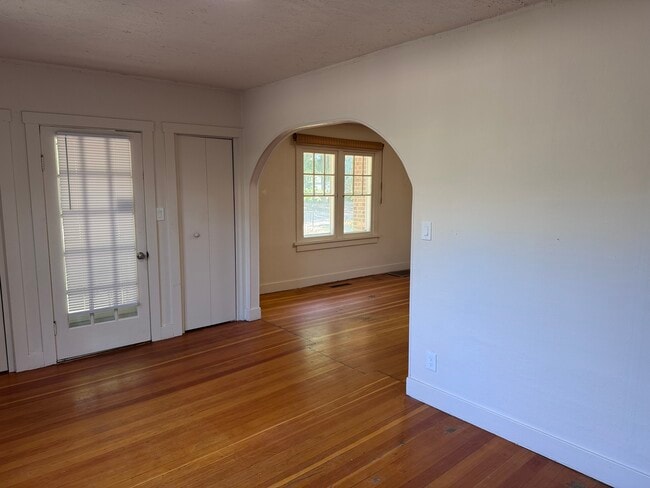 Photo - 280 3rd St